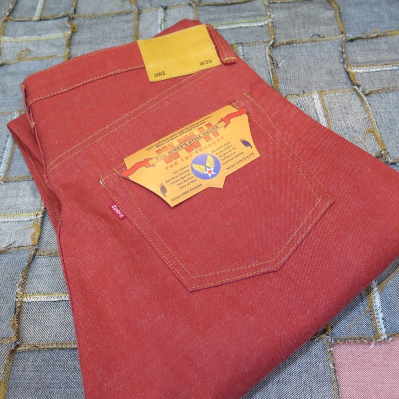 画像1: 【即納】=size33= 【KIWAMI WWII Red】 ”極み”大戦モデル ストレートデニムパンツ ALL月桂樹ボタン 日本製  【WORLD WIDE SHIPPING】 =size33= 【KIWAMI WWII Red】 “Ultimate” WWII Model Straight Denim Pants ALL Laurel Buttons Made in Japan (1)