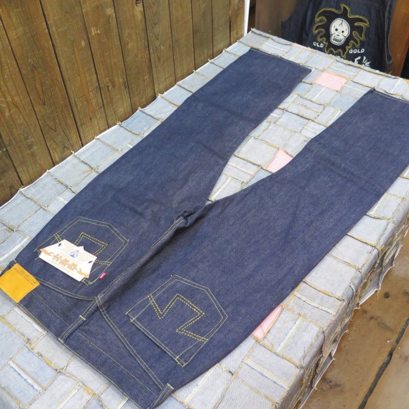 画像2: =BIG SIZE= 【HIZUMI WWII】 S911XX 1940's model  ”歪み”大戦モデル デニムパンツ ペンキステッチ/オール月桂樹ボタン 日本製 (2)