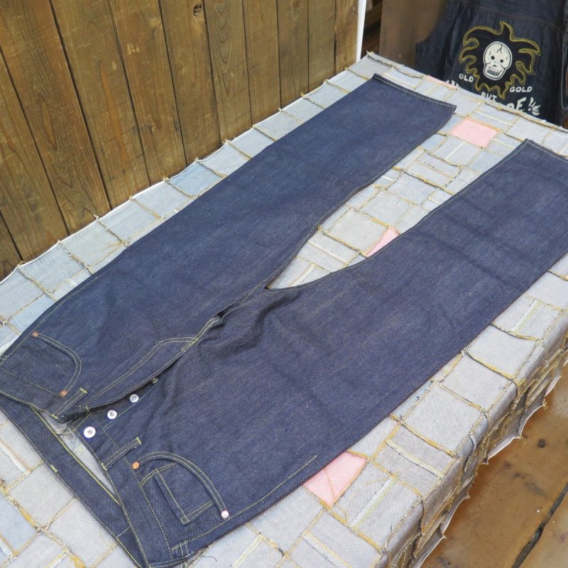 画像3: 【HIZUMI WWII】 S911XX 1940's model  ”歪み”大戦モデル デニムパンツ ペンキステッチ/オール月桂樹ボタン 日本製 (3)