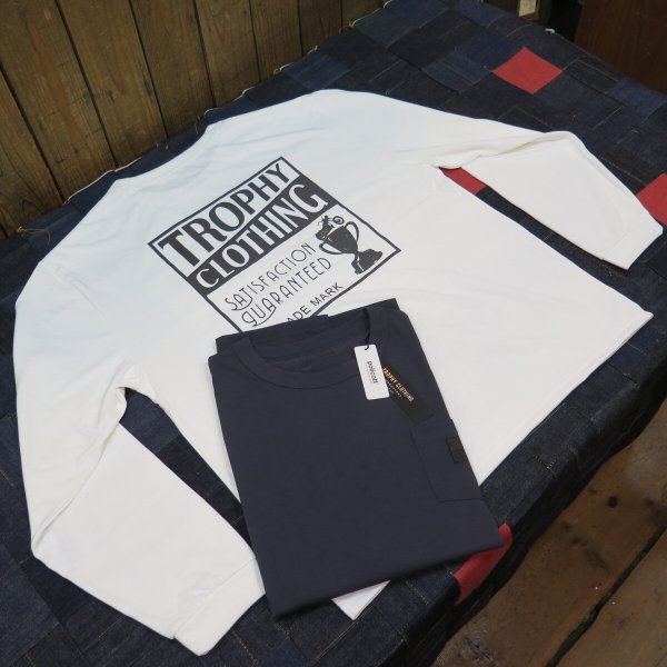 画像1: 【トロフィークロージング】  モノクローム   ボックスロゴプリント ロングスリーブTシャツ TROPHY CLOTHING TR22SS-201 日本製【送料無料】 (1)
