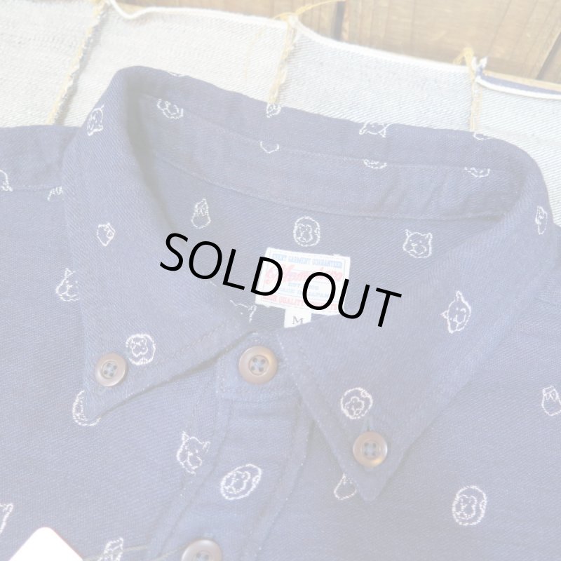 画像4: 【SALE セール商品】 【桃太郎ジーンズ】   ジャガード織 総柄 ボタンダウン長袖シャツ   MOMOTARO JEANS MLS1020M31   日本製 【日本国内送料無料】  【WORLD WIDE SHIPPING】 【SALE】 【Momotaro Jeans】  Jacquard Weave All-Over Pattern Button-Down Long-Sleeve Shirt  MOMOTARO JEANS MLS1020M31  Made in Japan (4)