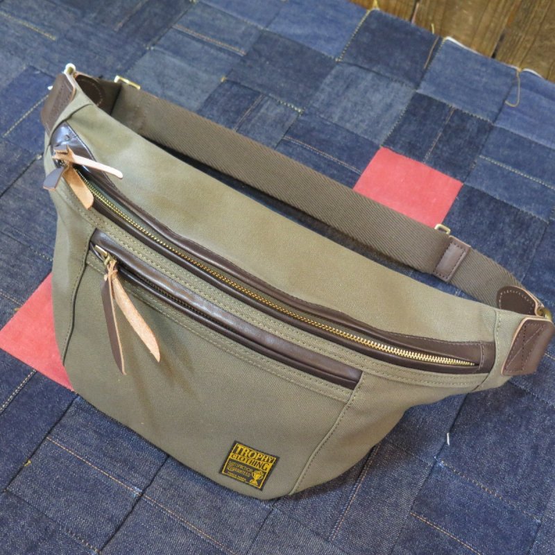 画像1: 【トロフィークロージング】  デイトリップバッグ  ワンショルダー  オリーブ×ブラウン TROPHY CLOTHING  日本製【日本国内送料無料】  【WORLD WIDE SHIPPING】 【Trophy Clothing】  Day Trip Bag  One Shoulder  Olive × Brown  TROPHY CLOTHING  Made in Japan  (1)