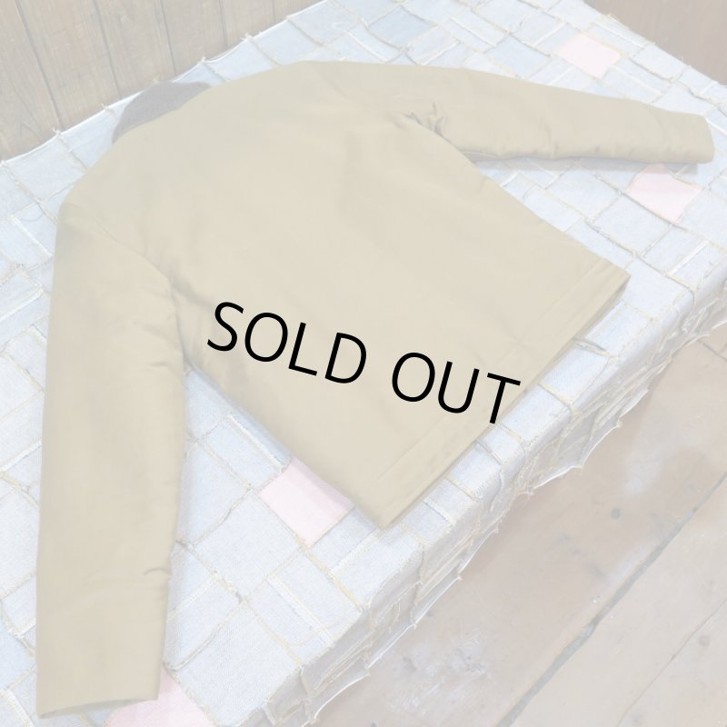 画像2: 【SALE セール商品】 【トロフィークロージング】 N-1デッキジャケット/カーキ TROPHY CLOTHING TR19AW-506 日本製【日本国内送料無料】  【WORLD WIDE SHIPPING】 【SALE】 【Trophy Clothing】  N-1 Deck Jacket/Khaki  TROPHY CLOTHING TR19AW-506  Made in Japan (2)