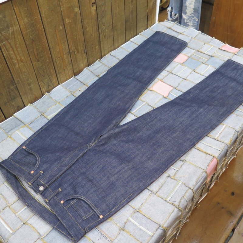 画像3: 【ビヨンドオブトラスト】 S824XX 大戦モデル ストレート デニムパンツ B.O.T WW2model 日本製  【WORLD WIDE SHIPPING】 【Beyond of Trust】 S824XX War Model Straight Denim Pants B.O.T WW2model Made in JapanS824XX War Model Straight Denim Pants B.O.T WW2model Made in Japan (3)