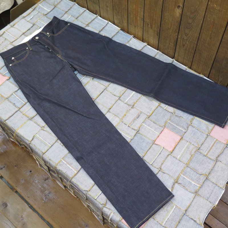 画像2: 【MOMOTARO JEANS】  14.7オンス スタンダード ストレート   ボタンフライ MMJB0100   岡山 児島 日本製【日本国内送料無料】  【WORLD WIDE SHIPPING】 【MOMOTARO JEANS】  14.7oz Standard Straight   Button Fly MMJB0100   Made in Japan, Kojima, Okayama (2)