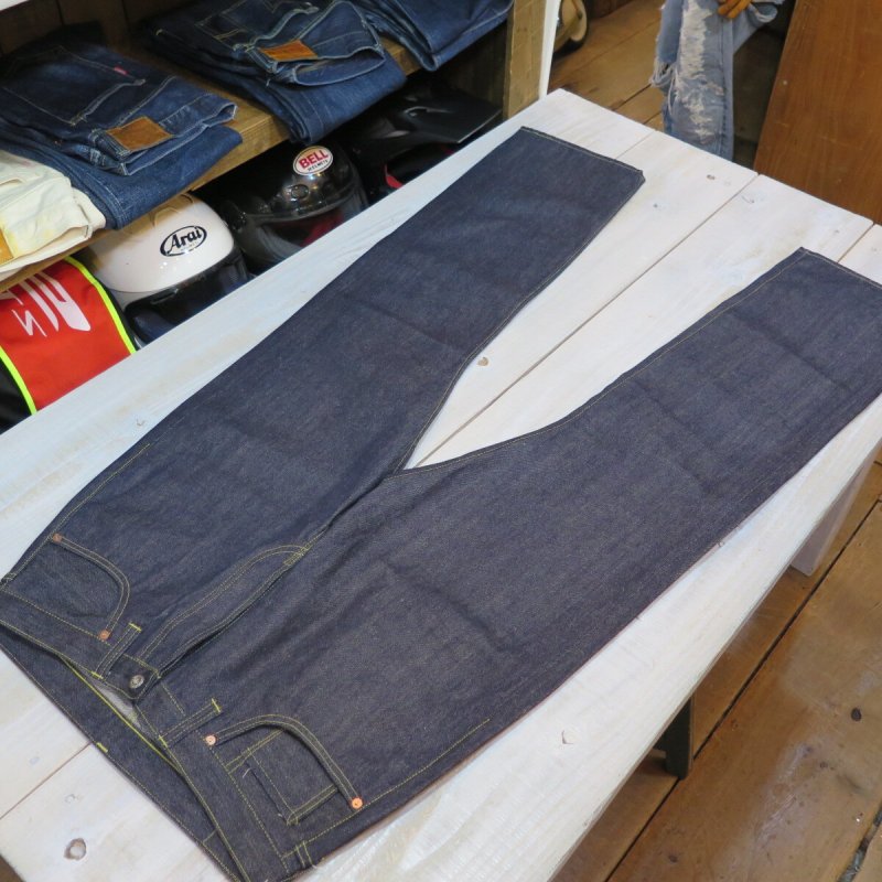 画像3: 【近日入荷】 ＝BIG SIZE＝ 【HIZUMI WWII】  S911XX 1940's model ”歪み”大戦モデル デニムパンツ オール月桂樹ボタン 日本製 (3)