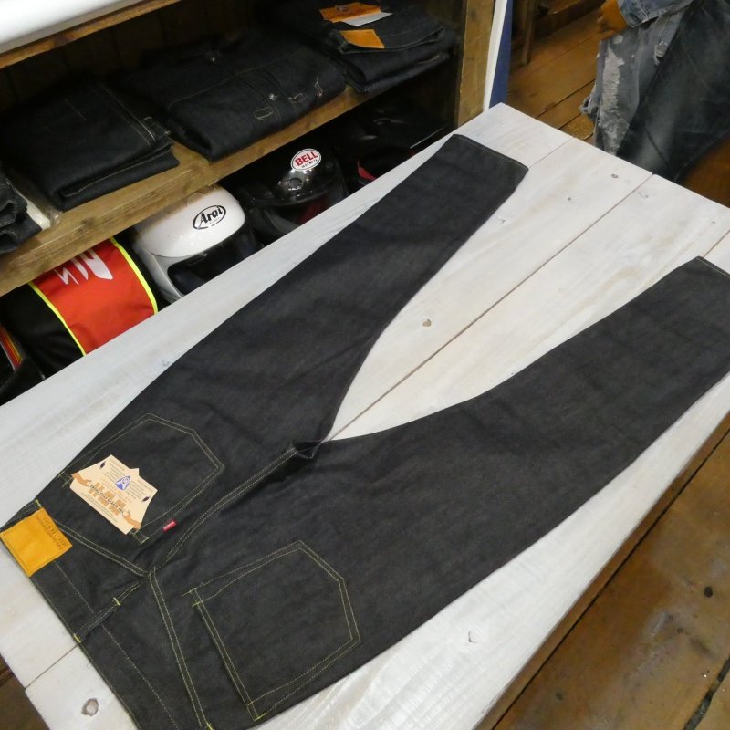 画像3: 【即発送可】 【HIZUMI WWII】 S911XX 1940's model  ”歪み”大戦モデル デニムパンツ マーロンスリム マックイーンスリム ALL月桂樹ボタン 日本製 (3)