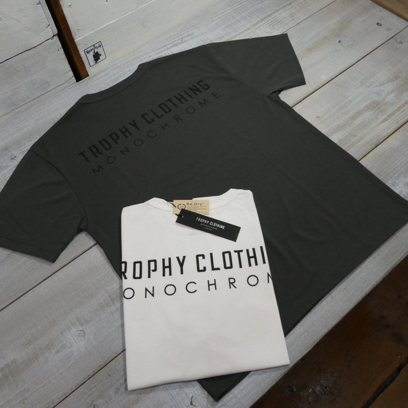 画像1: 【送料無料】  【トロフィークロージング】 モノクロームLEVEL1   バックロゴ ポケTシャツ TROPHY CLOTHING TR24SS-212 日本製 (1)